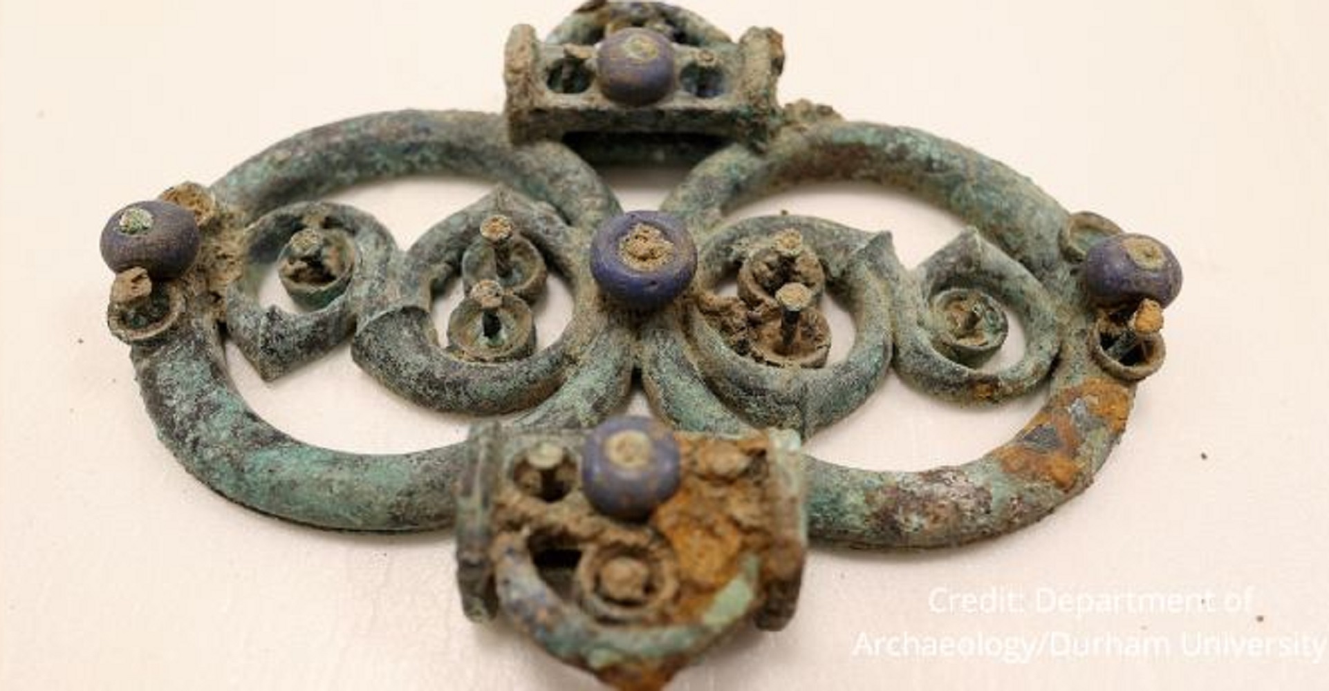 Любитель с металлоискателем нашел самый ценный клад в Англии: что там было