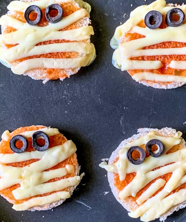 Оригинальные блюда на Хэллоуин 2022, которые точно удивят детей: вкусные рецепты