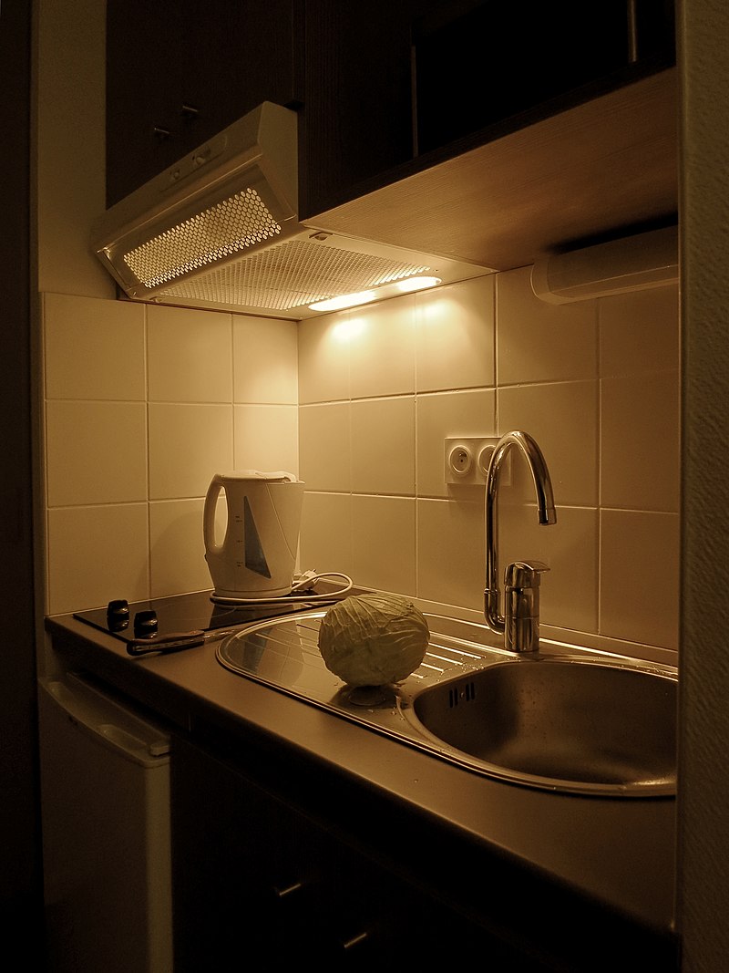 5 народных способов очистить жир на вытяжке без всякой химии