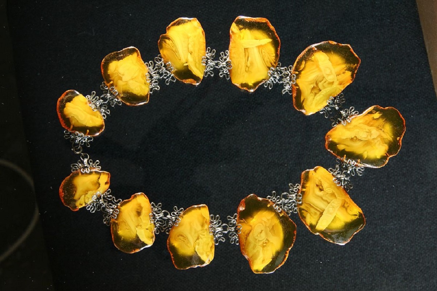 Не лише золото і срібло. Предмети з яких матеріалів найбільше цінують колекціонери