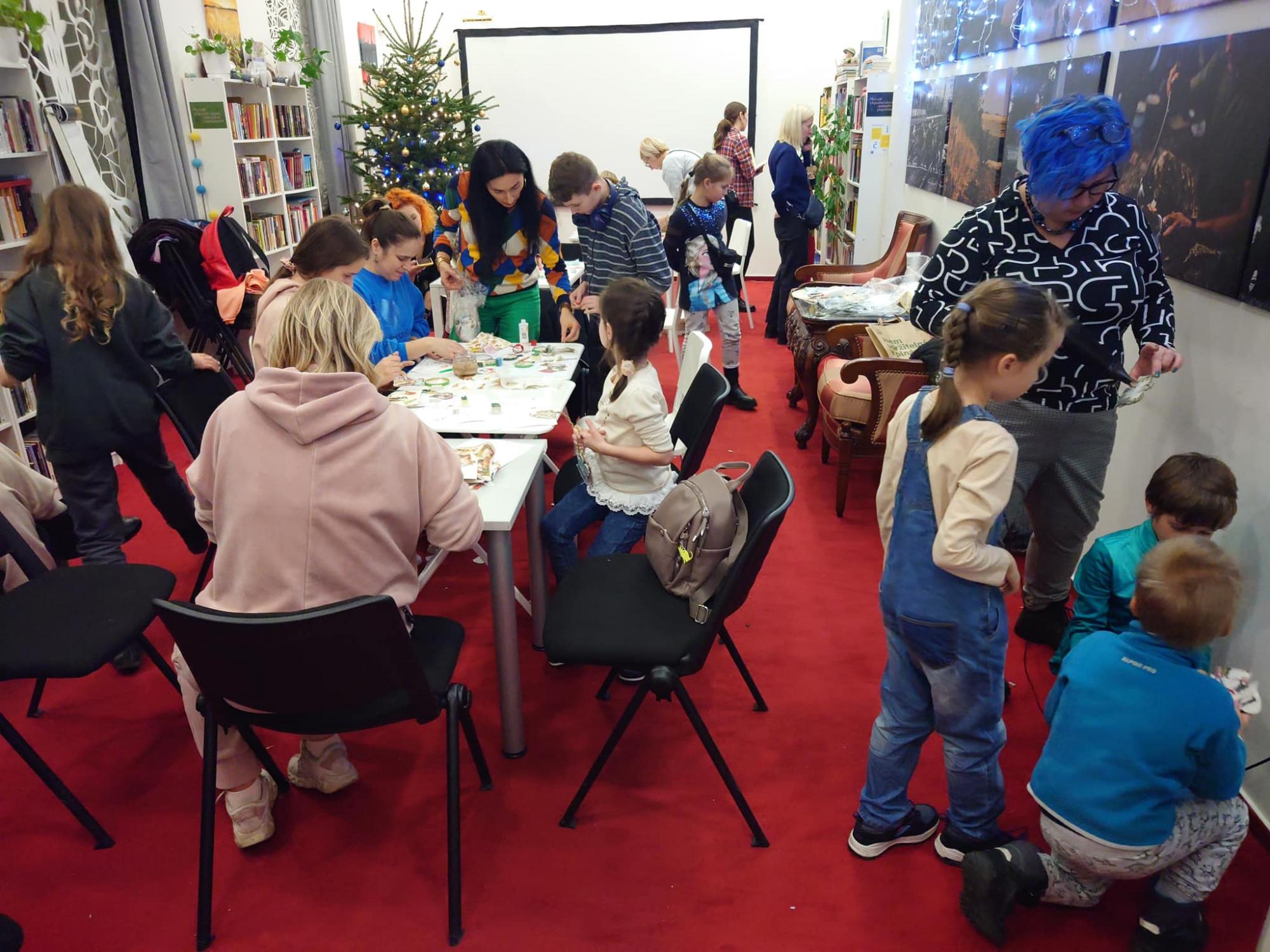 Багато закриються. Як зміниться робота центрів допомоги біженцям у Празі