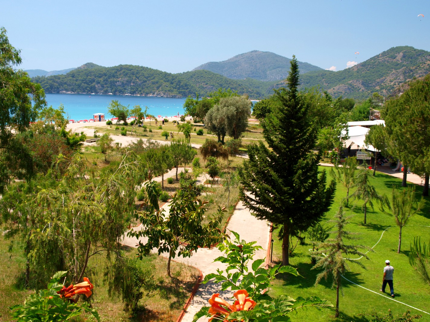 Без россиян. Как отдохнуть за рубежом и не встретить туристов из РФ