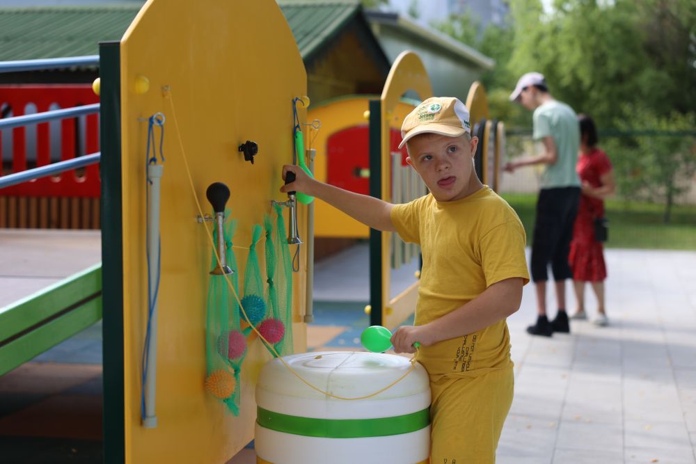 Во Львове появился уникальный парк развлечений для детей с инвалидностью: как он выглядит