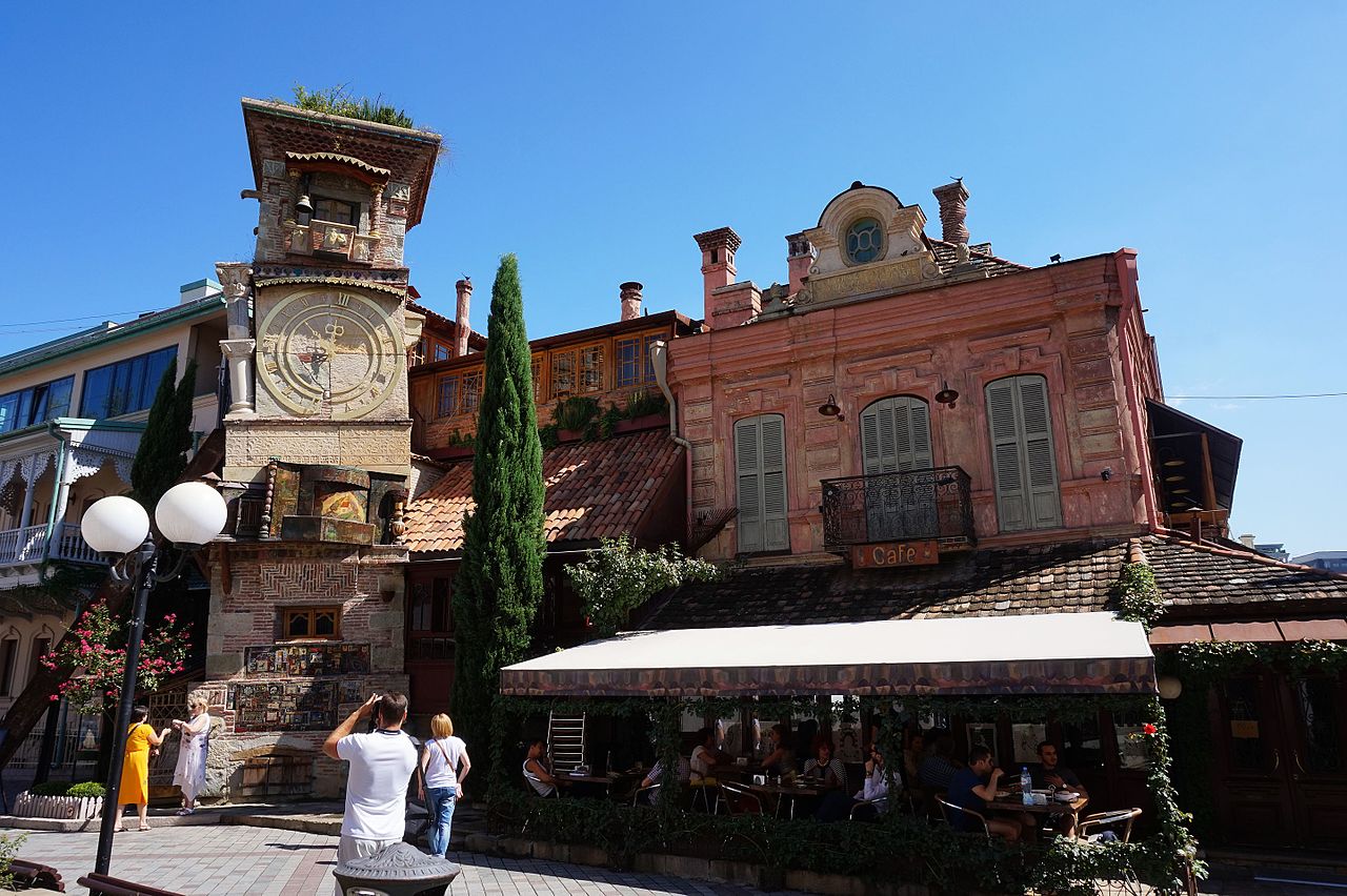 Гостеприимный горный Тбилиси: чем удивляет туристов грузинская столица