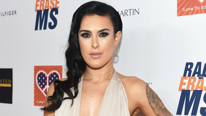 60-річна Демі Мур замилувала фанатів вагітними фото