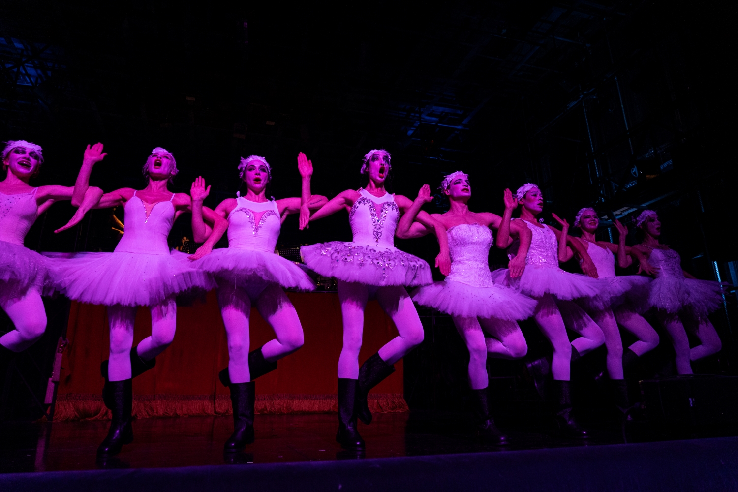 &quot;Не верю, что это со мной происходит&quot;. Елена Коляденко - об уникальности мюзикла &quot;Кабаре&quot; и о сбывшейся детской мечте