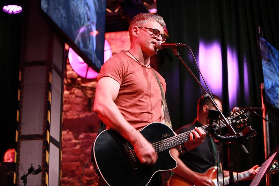 Арсен Мирзоян сказал, что думает об артистах, которые сбежали за границу