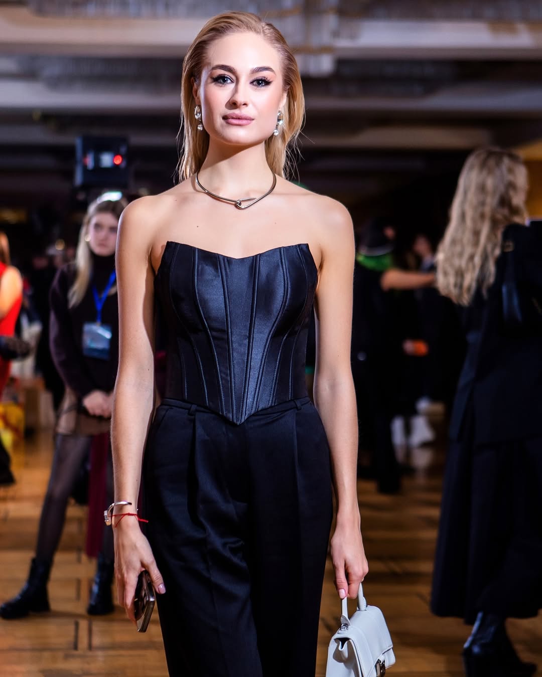 Настя Цимбалару назвала топ-3 любимые книги, которые вдохновляют ее