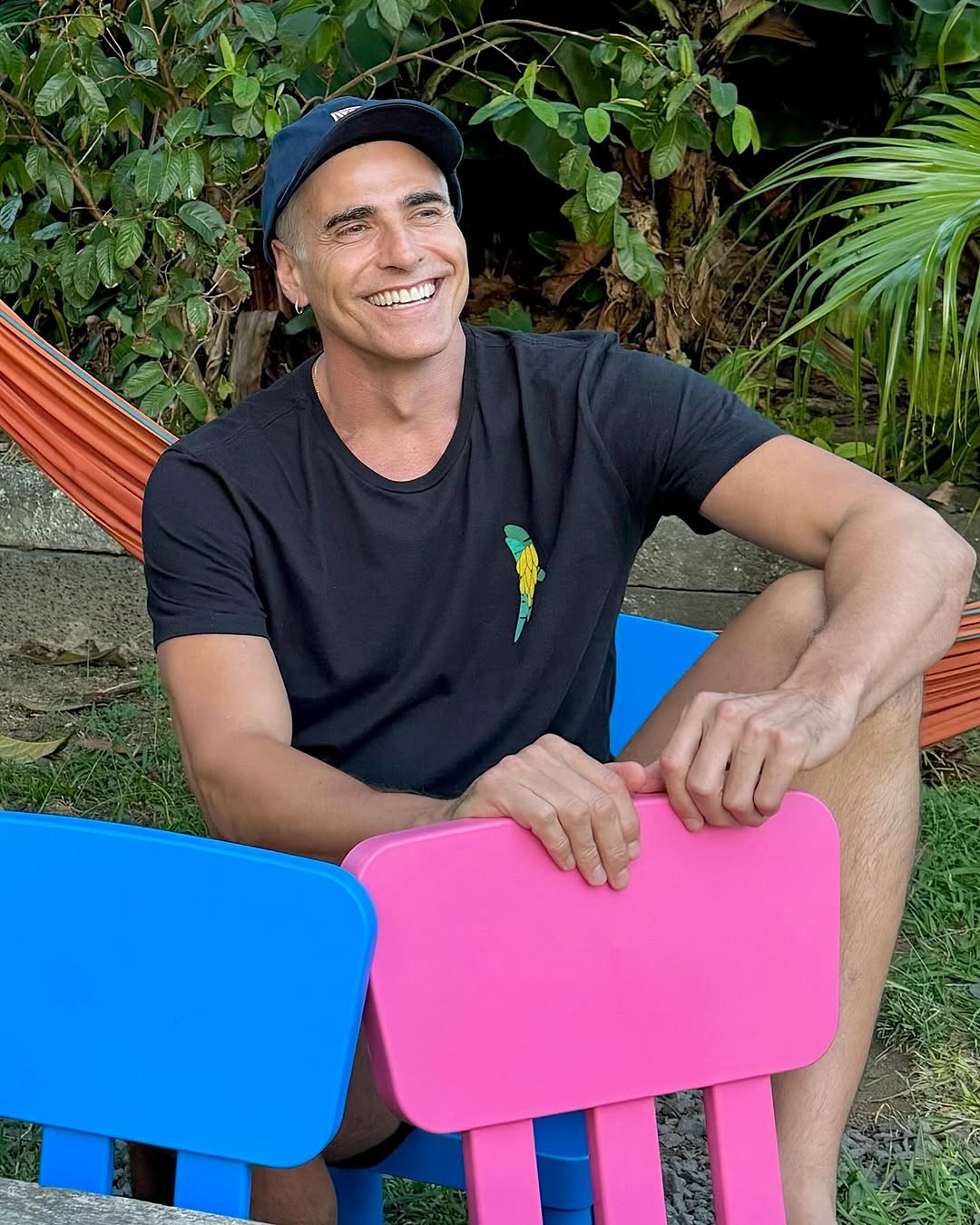 Красавчик-врач Эду из бразильского сериала &quot;Семейные узы&quot;: как выглядит актер