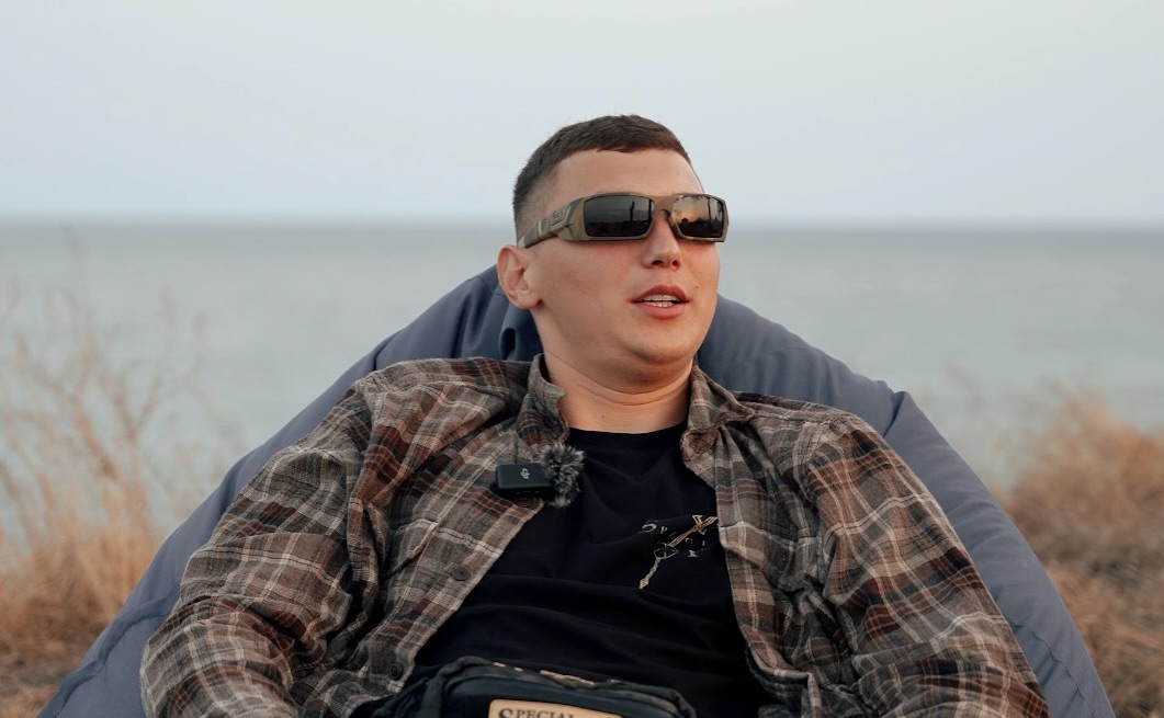 Леся Никитюк показала утренние нежности с возлюбленным-военным в постели