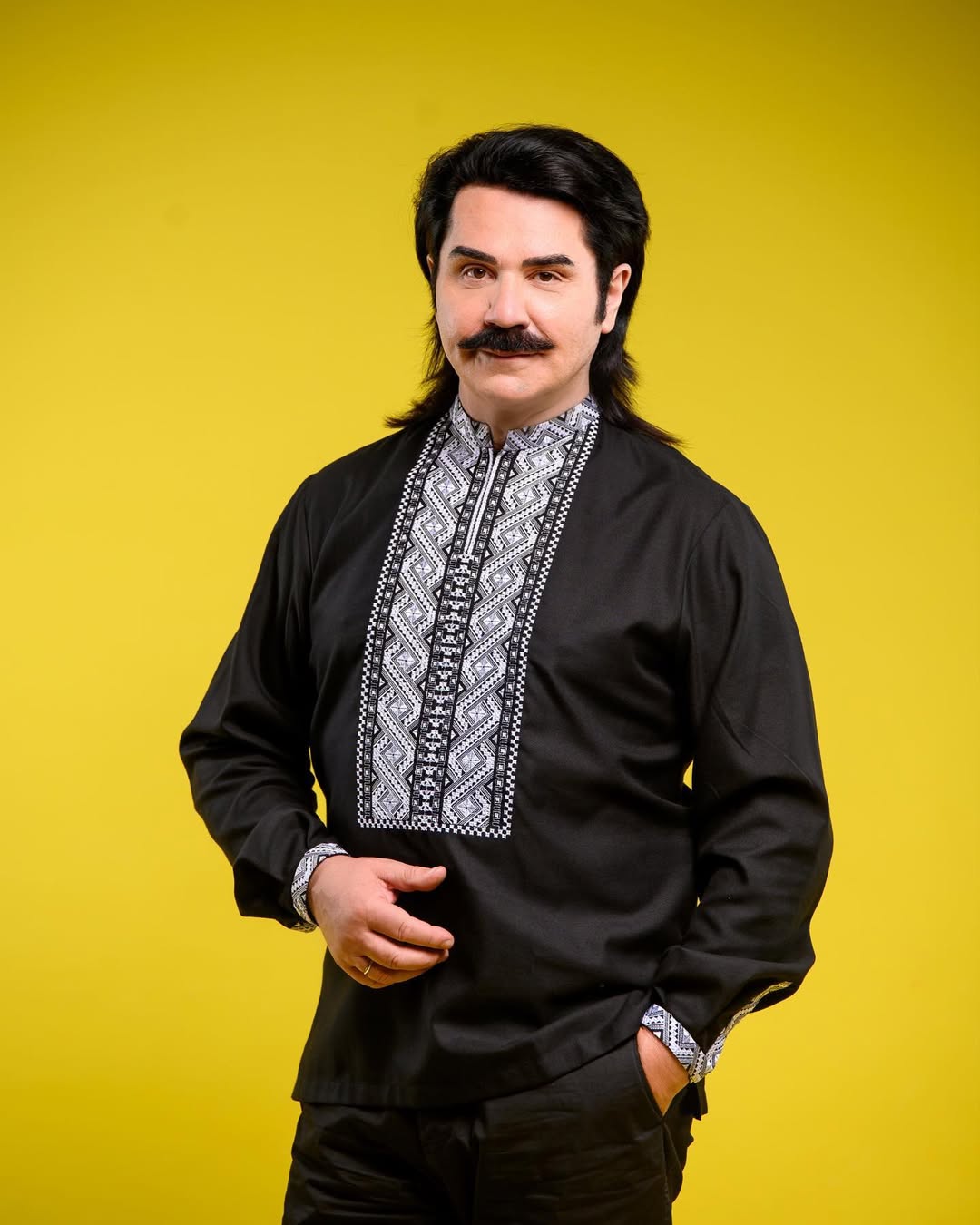 Павел Зибров сказал, за сколько денег сбреет усы