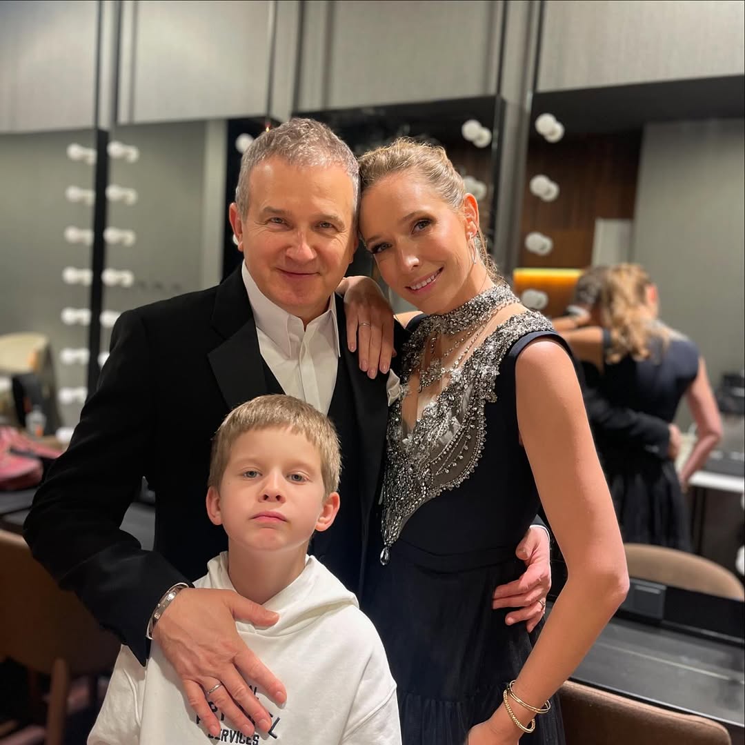 Сил і віри у світле майбутнє: зірки привітали українців з Новим роком-2025