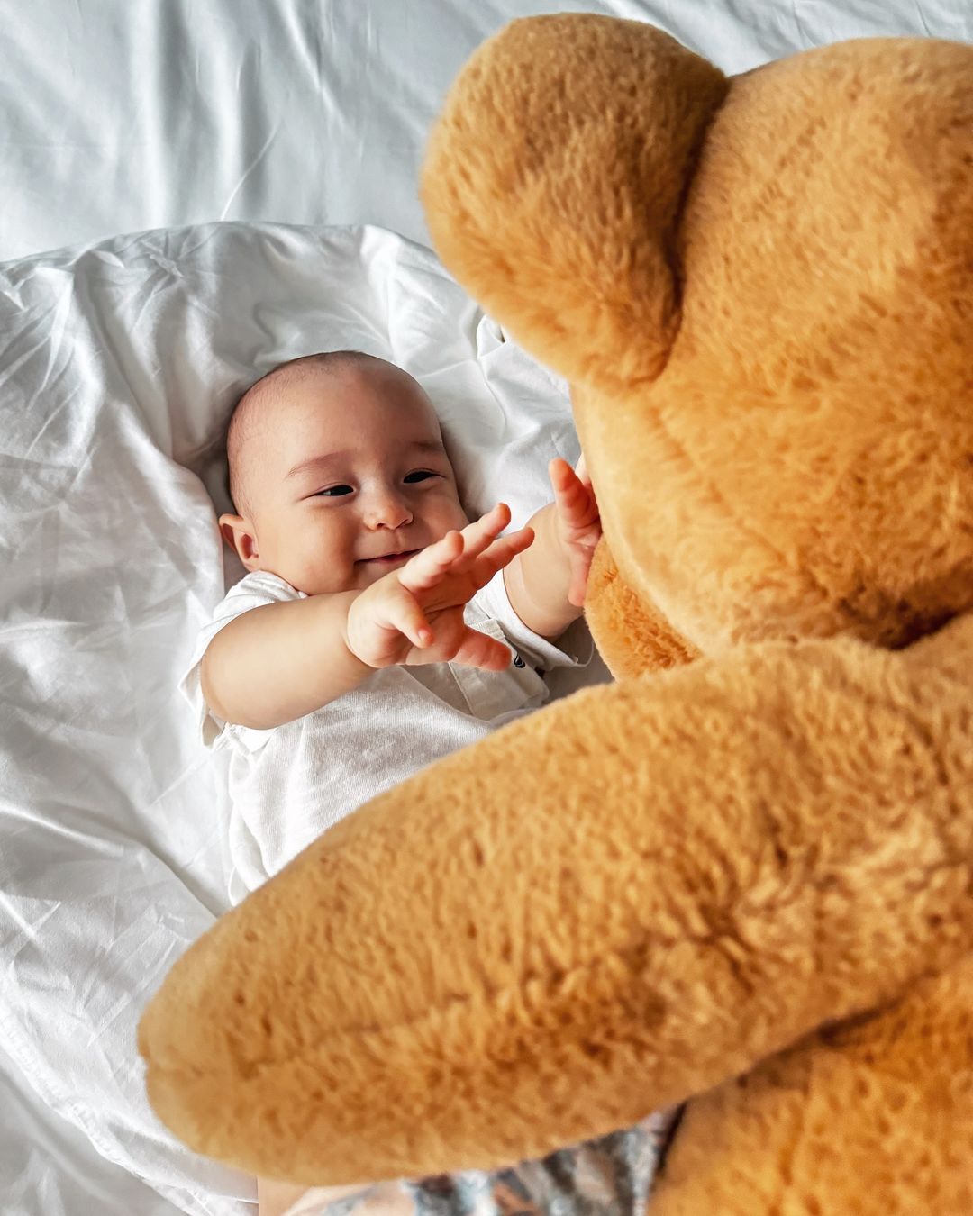 &quot;Наша вселенная&quot;. Онуфрийчук умилила новыми фото 4-месячного сыночка Адама