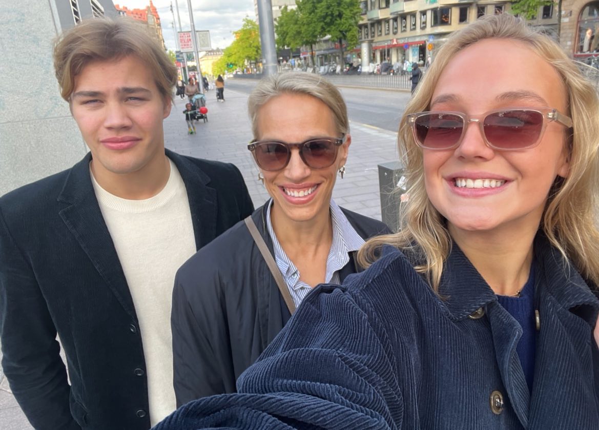 Как сегодня выглядит Петра из комедии "Такси": почти не изменилась (фото)