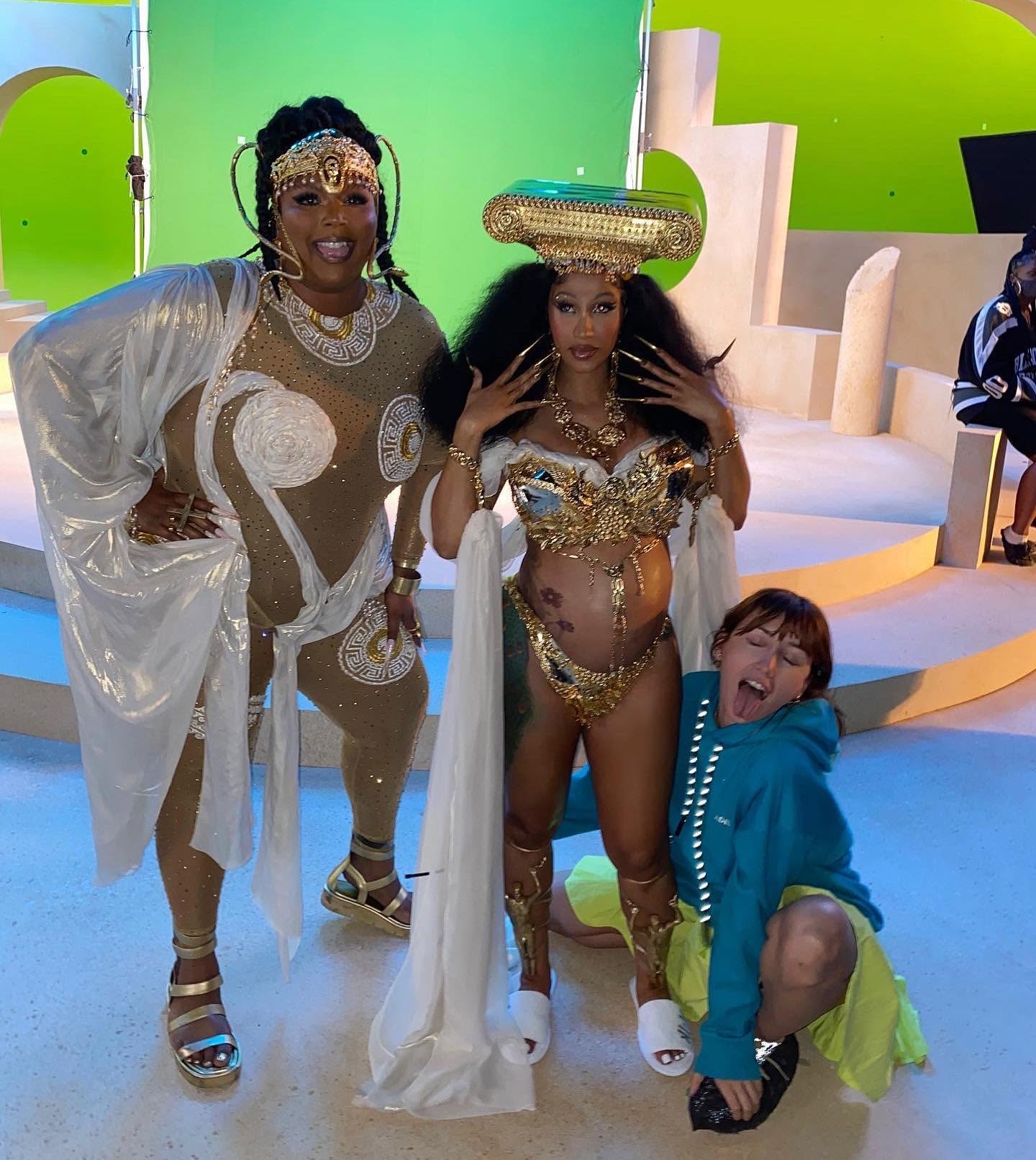 Украинка Таню Муиньо сняла клип для южнокорейской поп-звезды: зажигательное видео