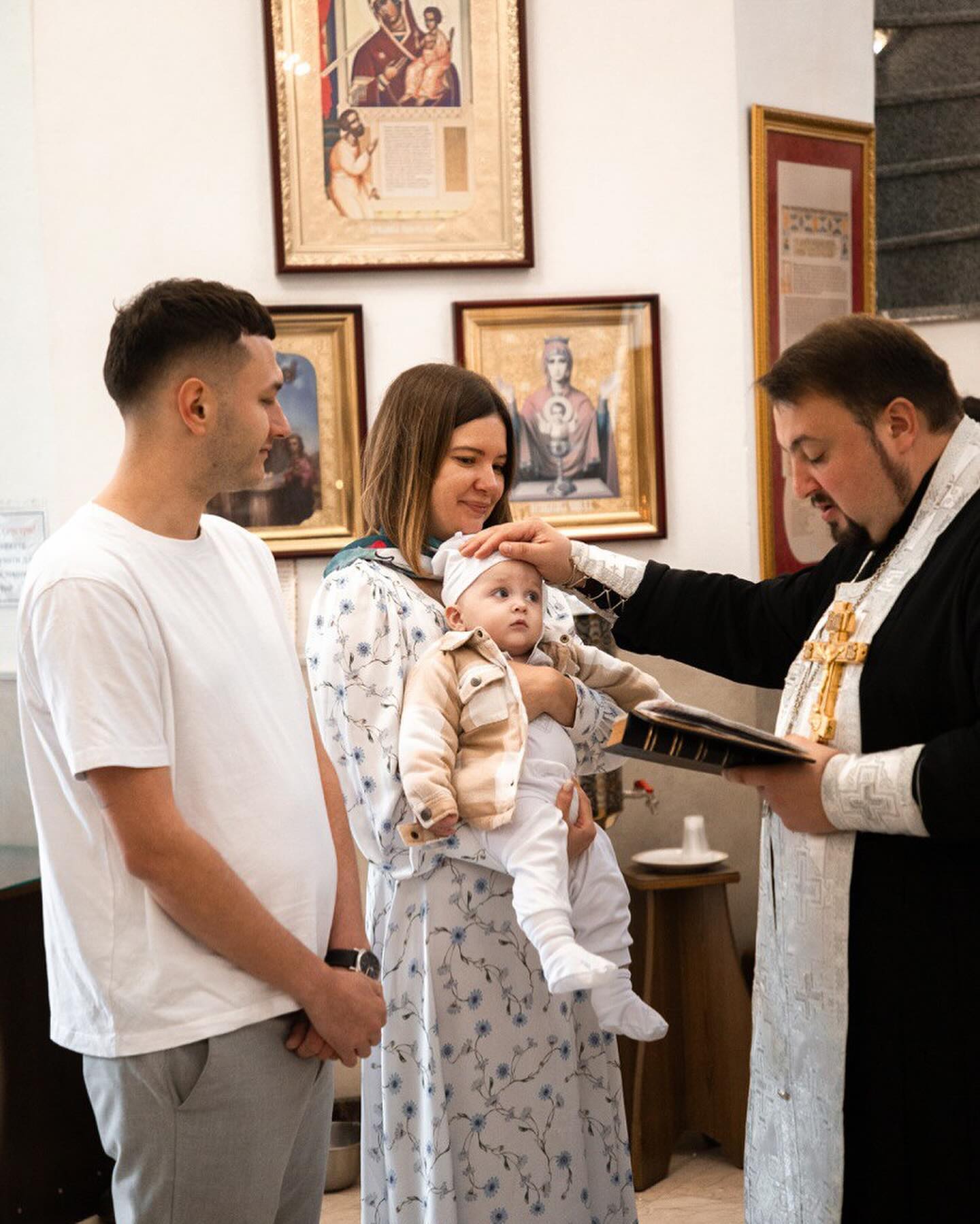 Звезда &quot;Женского Квартала&quot; окрестила 7-месячного сына: трогательные фото таинства