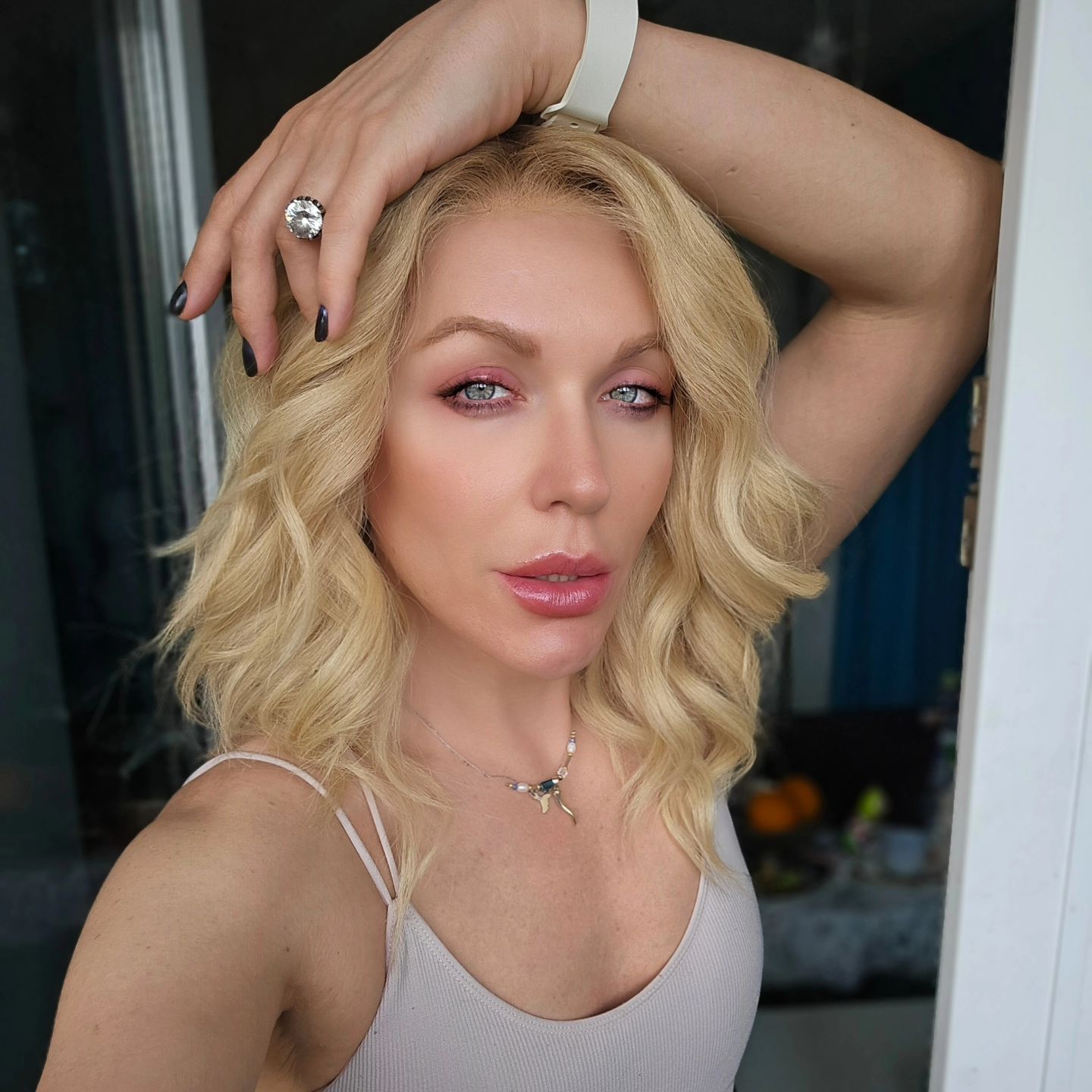 Блогерша Монро снялась с воинского учета и назвала причину