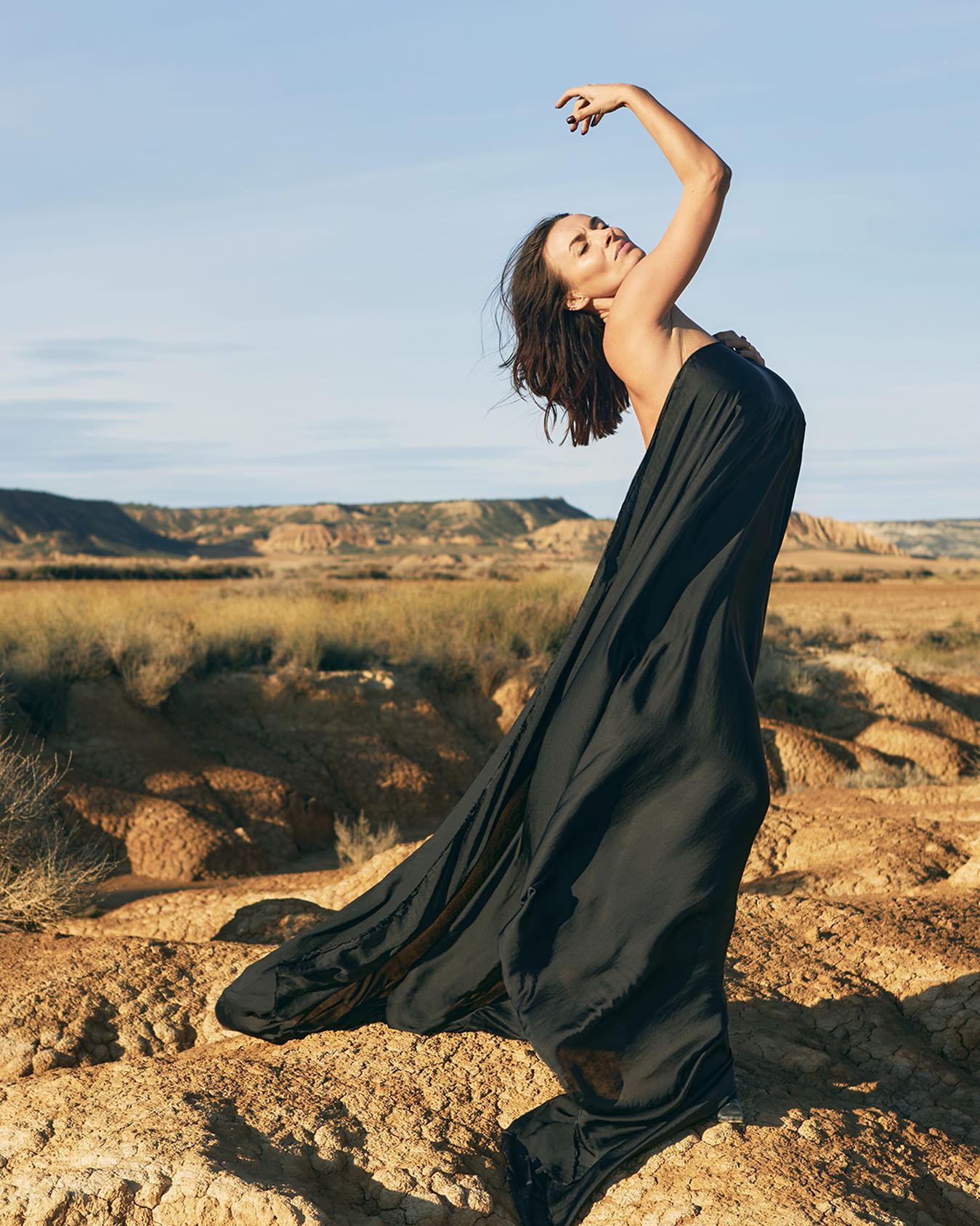 Надежда Мейхер сменила фамилию и на русском языке заявила о "божественных посланиях"