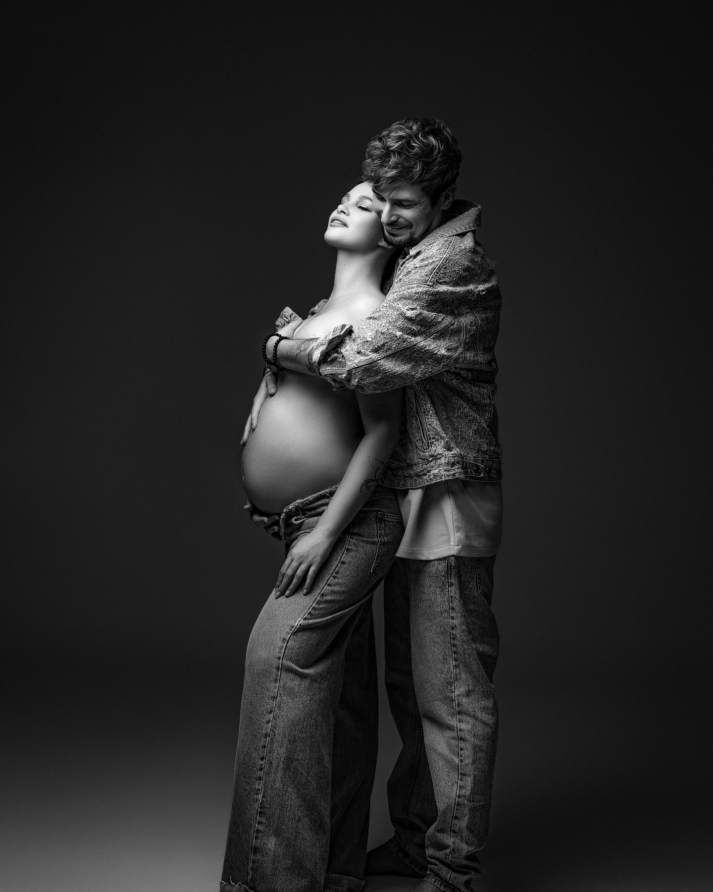 Дружина Позитива зворушила мережу кадрами маленької донечки: &quot;Наше перше свято&quot;