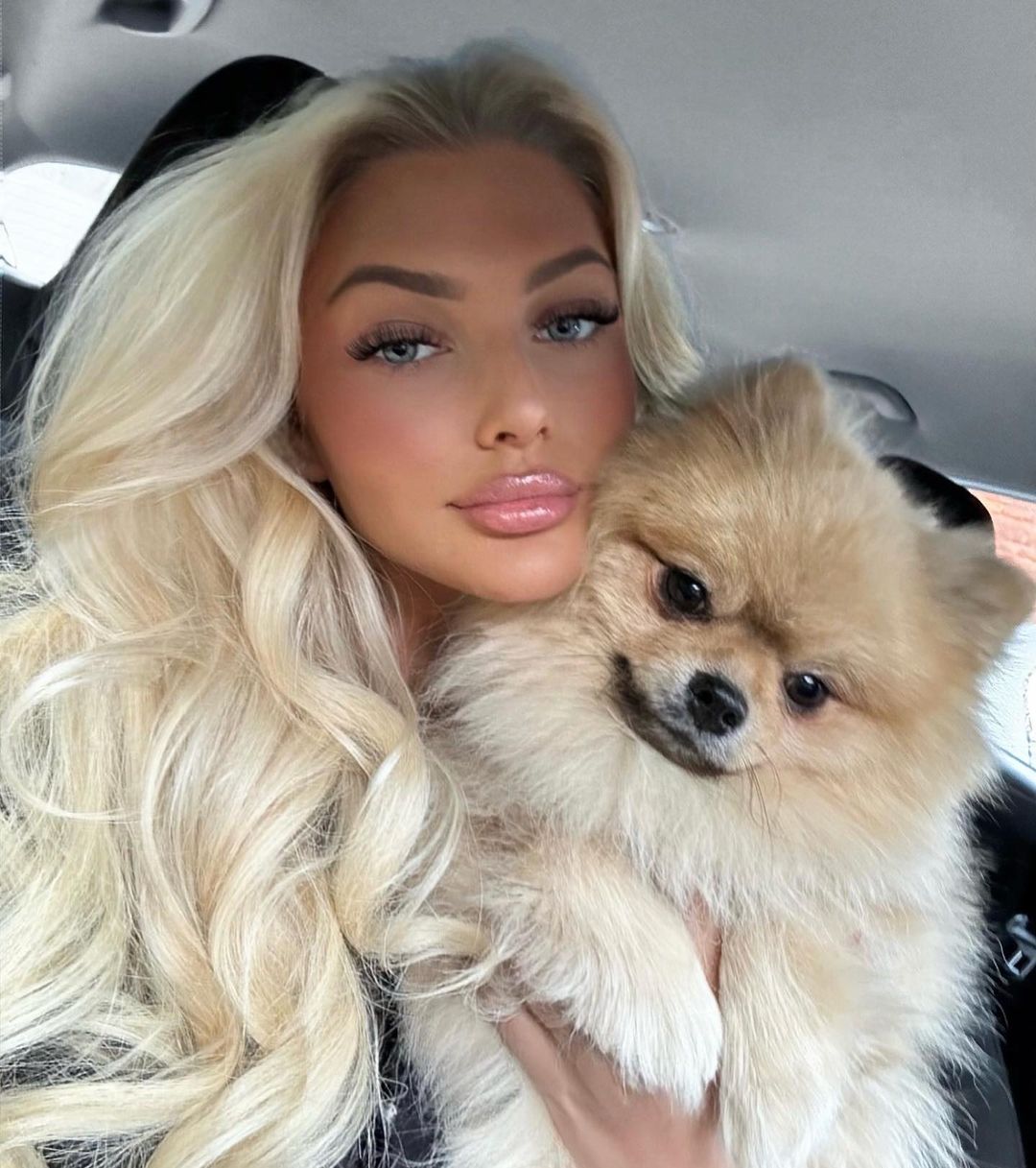 &quot;Міс Всесвіт-2024&quot; Вікторія К’єр Тейлвіг: що відомо про переможницю, &quot;домашні&quot; фото