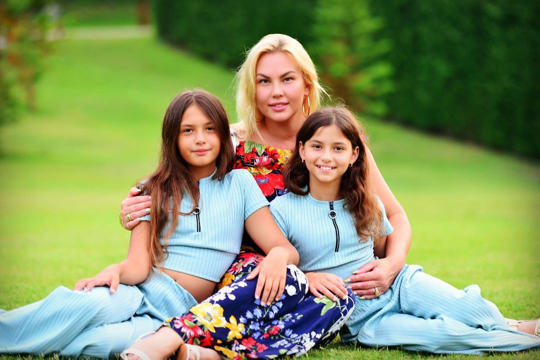 5 украинских звезд, которые воспитывают близнецов