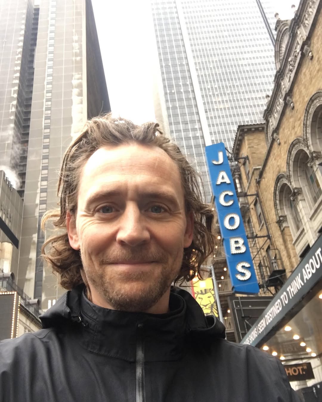 Топ-7 звезд, которые владеют тремя и более языками