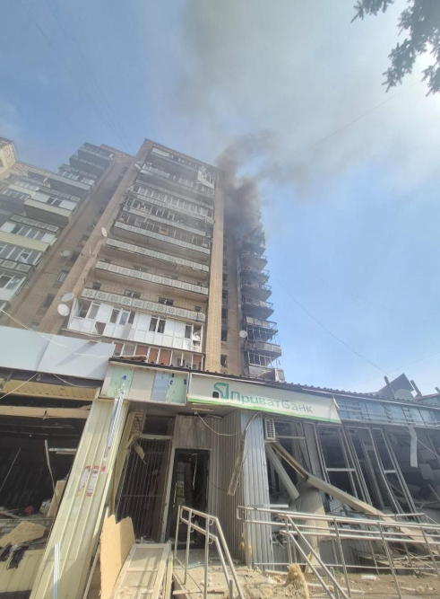 Russian airstrike on Kramatorsk in eastern Ukraine injures at least 22 people