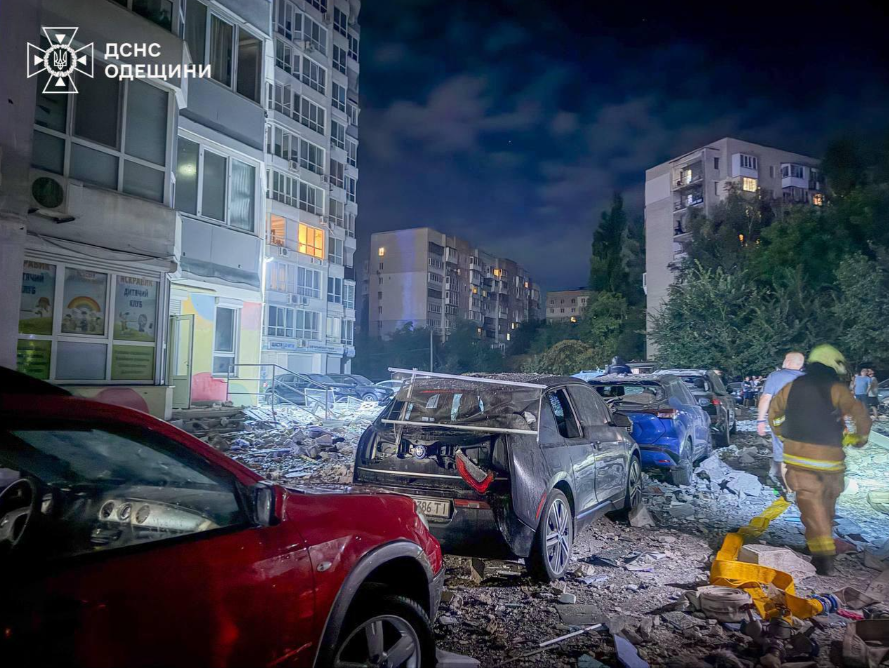Russian drone hits Kyiv university during classes, Zelenskyy says