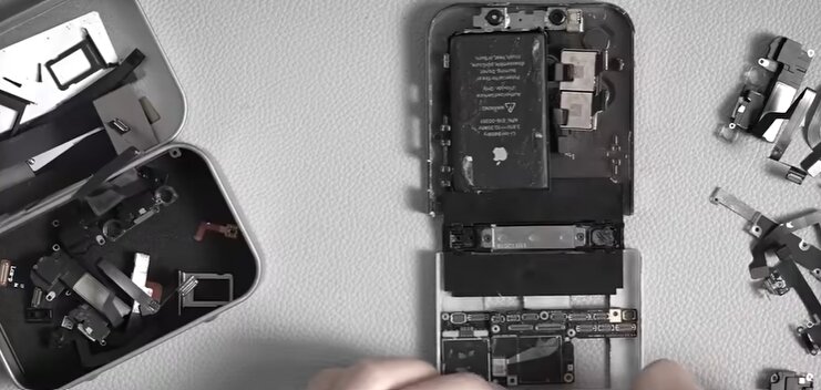 Зробив усю роботу за компанію: простий китаєць створив iPhone із гнучким екраном (відео)