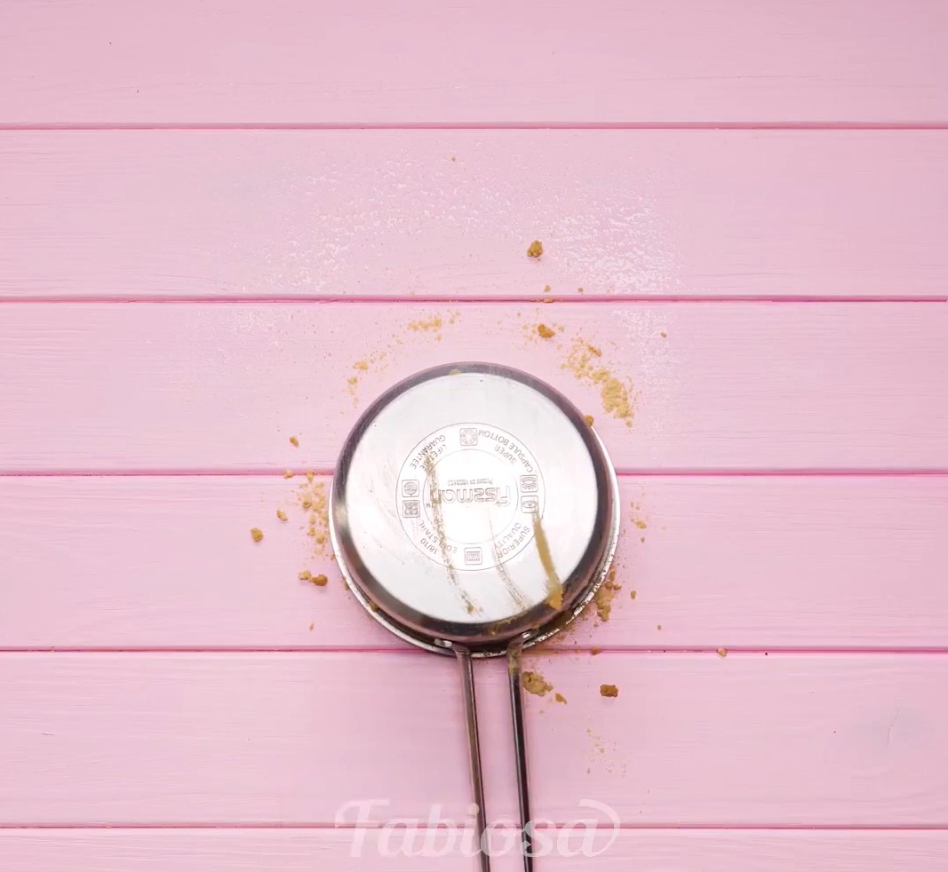 Три супертрюка, чтобы отчистить посуду от застарелого нагара