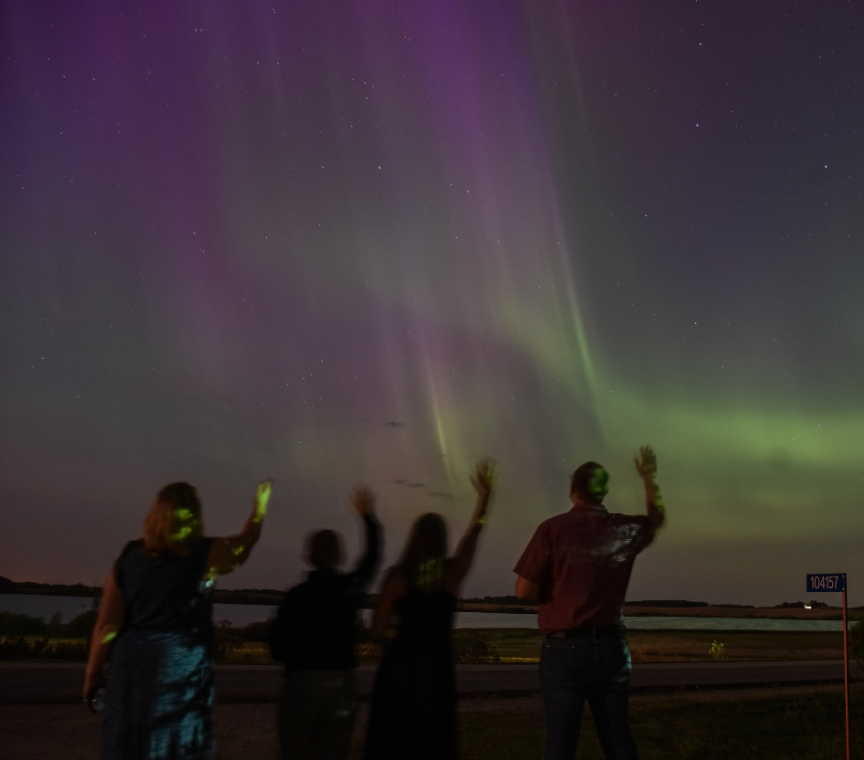 Серия вспышек на Солнце вызвала магнитные бури и зрелищные Авроры