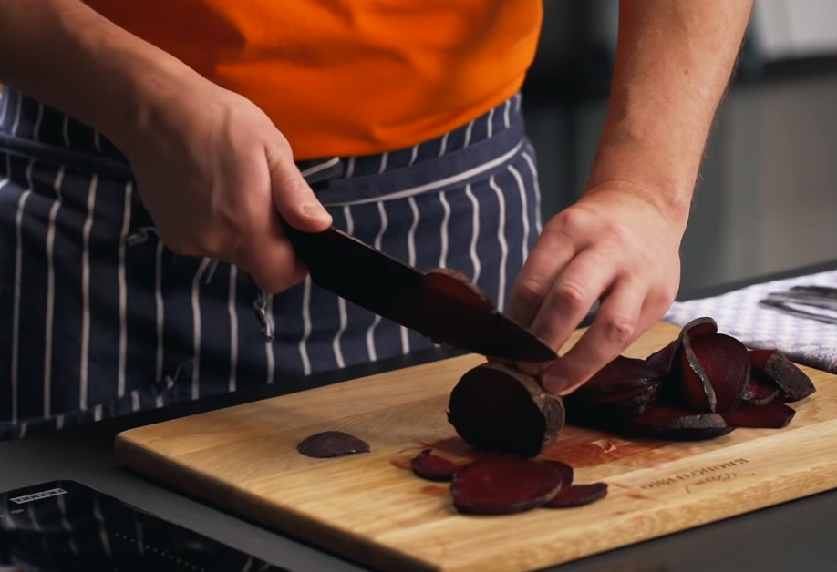 Простий салат по рецепту Клопотенка, від якого ви схуднете і наберетесь вітамінів