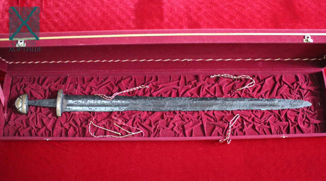 В музее &quot;Хортица&quot; рассказали о мече Святослава, найденном на месте последней битвы князя (видео)