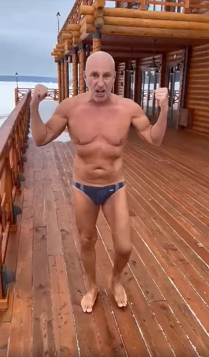 Ярославский снял странное видео про ЗОЖ: &quot;снимай бравых парней&quot;