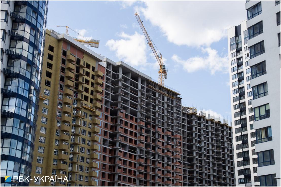 Протриматися до весни: як валютний курс та невизначенність впливають на вартість квартир