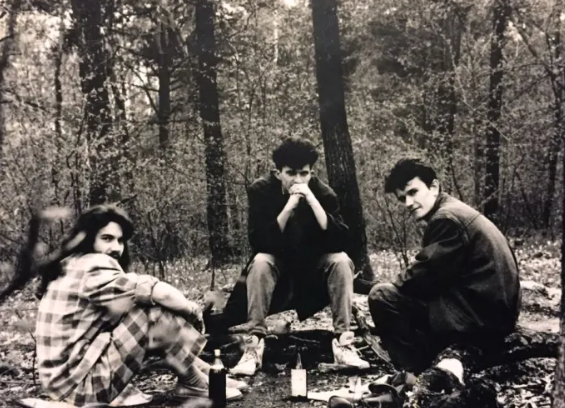 Згадуємо Кузьму: 20 старих фотографій культового музиканта зі сім'єю, друзями й гуртом