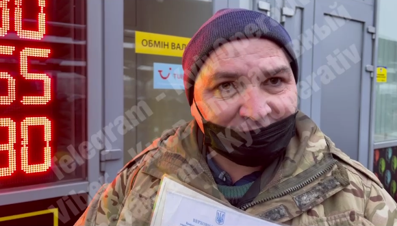 В Киеве наглый мошенник наживался на желающих помочь ветеранам АТО: видео разоблачения