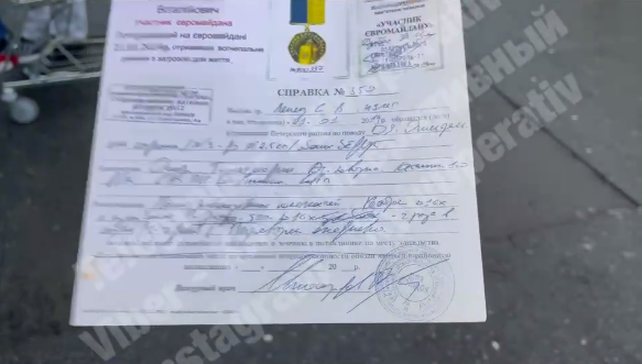 У Києві нахабний шахрай наживався на бажаючих допомогти ветеранам АТО: відео викриття