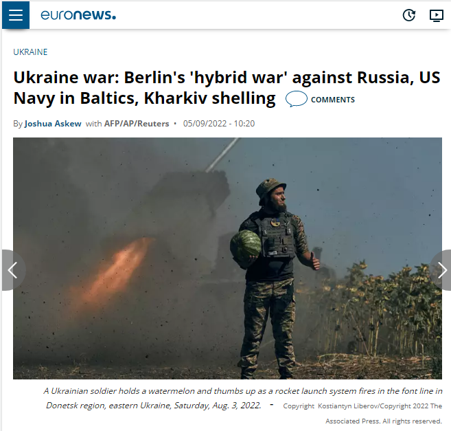 Хто він - боєць з кавуном, фото якого вражає увесь світ?