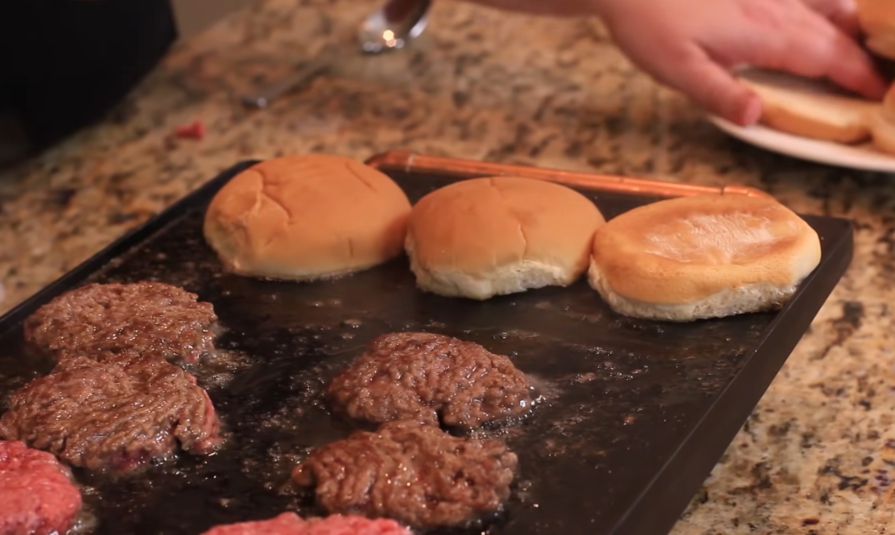 Гамбургер &quot;как в МакДональдсе&quot; в домашних условиях: пошаговый рецепт с фото