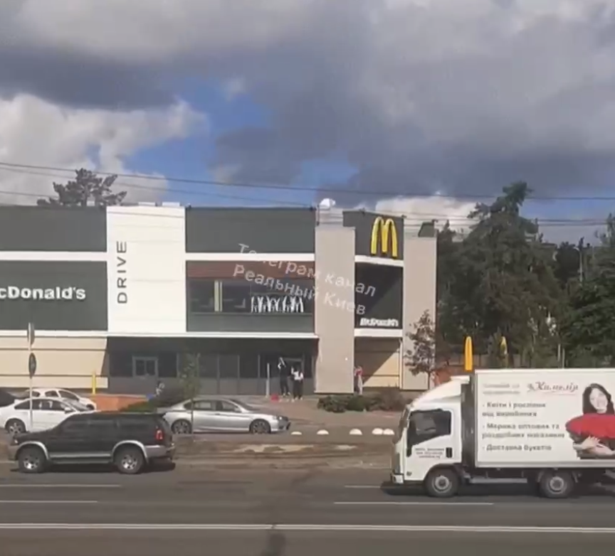 В Киеве рестораны McDonald's активно готовят к открытию: где и когда заработают &quot;маки&quot;