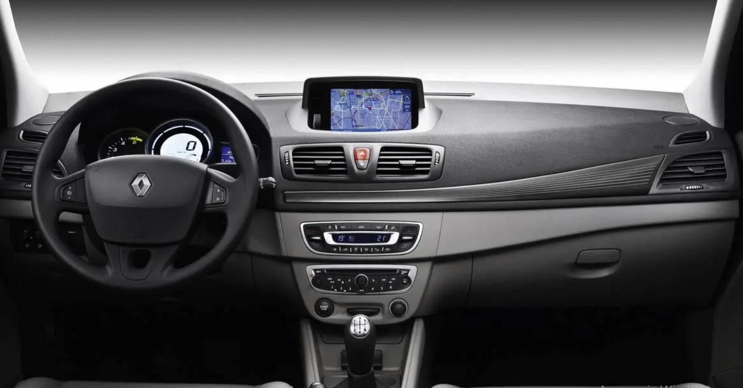 Вибираємо найкращий універсал з пробігом: Volkswagen Golf проти Renault Megane