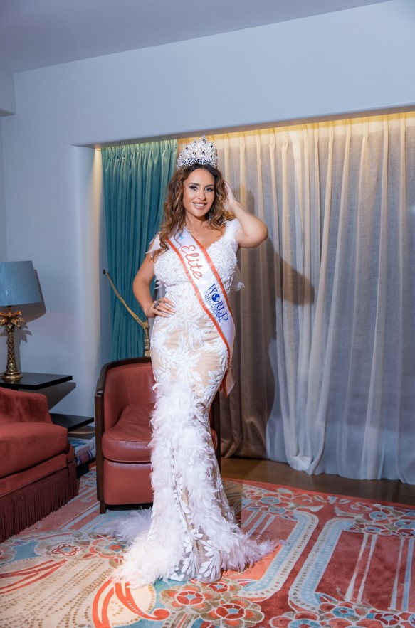 50-летняя украинка выиграла конкурс "Мисс Мира". От фото красавицы не оторвать глаз!