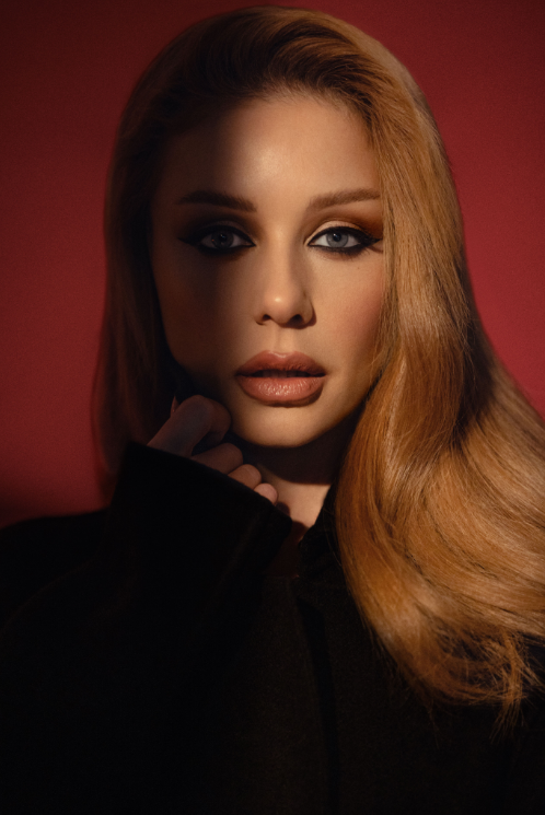 Страстная Тина Кароль снялась в женственной фотосессии для Vogue