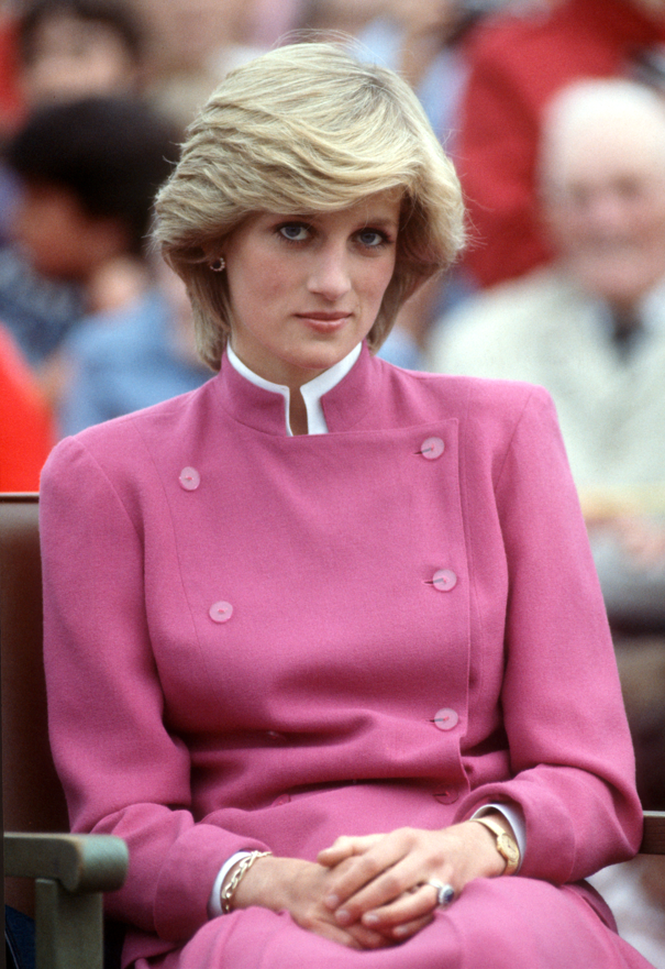 Королівські секрети. Якими були справжні стосунки Єлизавети II та принцеси Діани