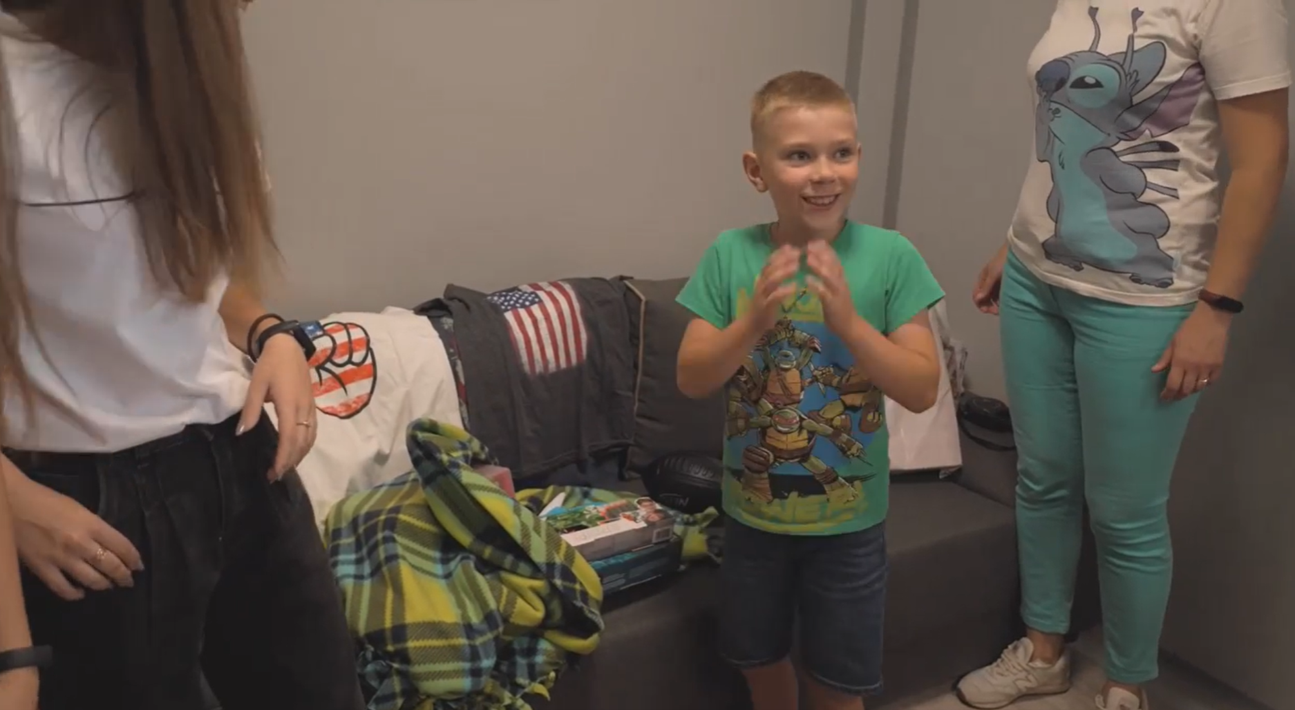 У США школярі зібрали гроші на модульні будинки для українців, і приїхали в Макарів для зведення