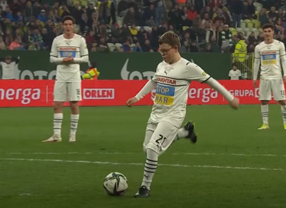 12-летний Дима из Мариуполя забил гол за &quot;Шахтер&quot;: посмотрите на его эмоции! (видео)