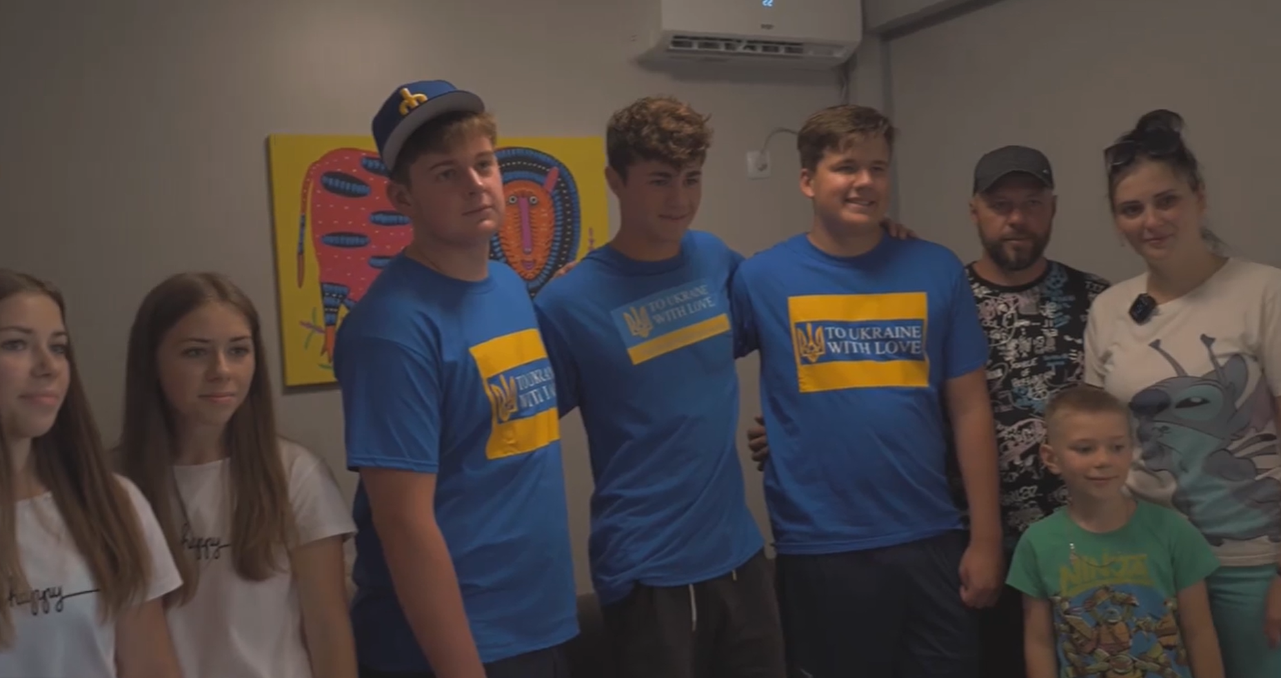 У США школярі зібрали гроші на модульні будинки для українців, і приїхали в Макарів для зведення