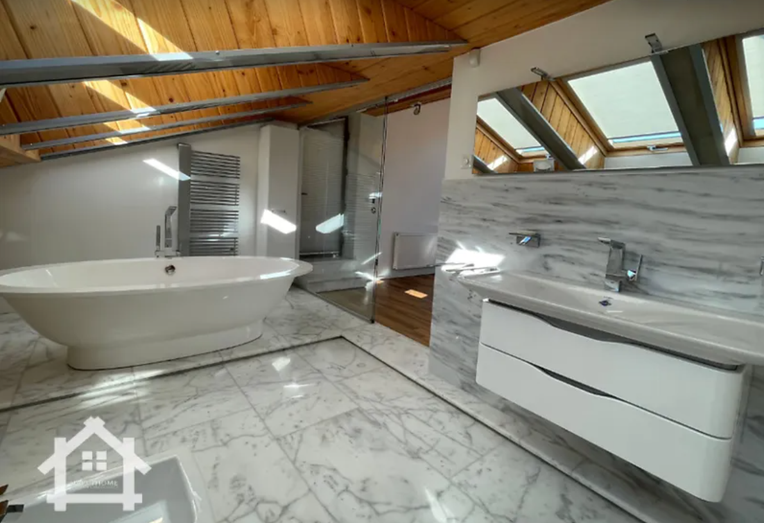 Во Львове за 37 миллионов продают VIP-квартиру с "хорошим видом": как выглядит жилье