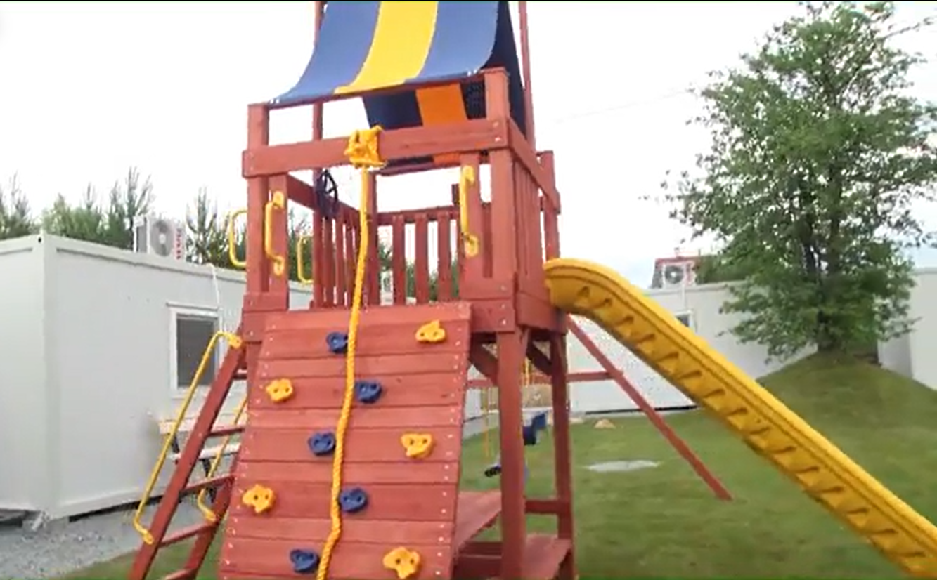 Как выглядит новый модульный городок для переселенцев под Львовом с домиками за 10 тысяч евро